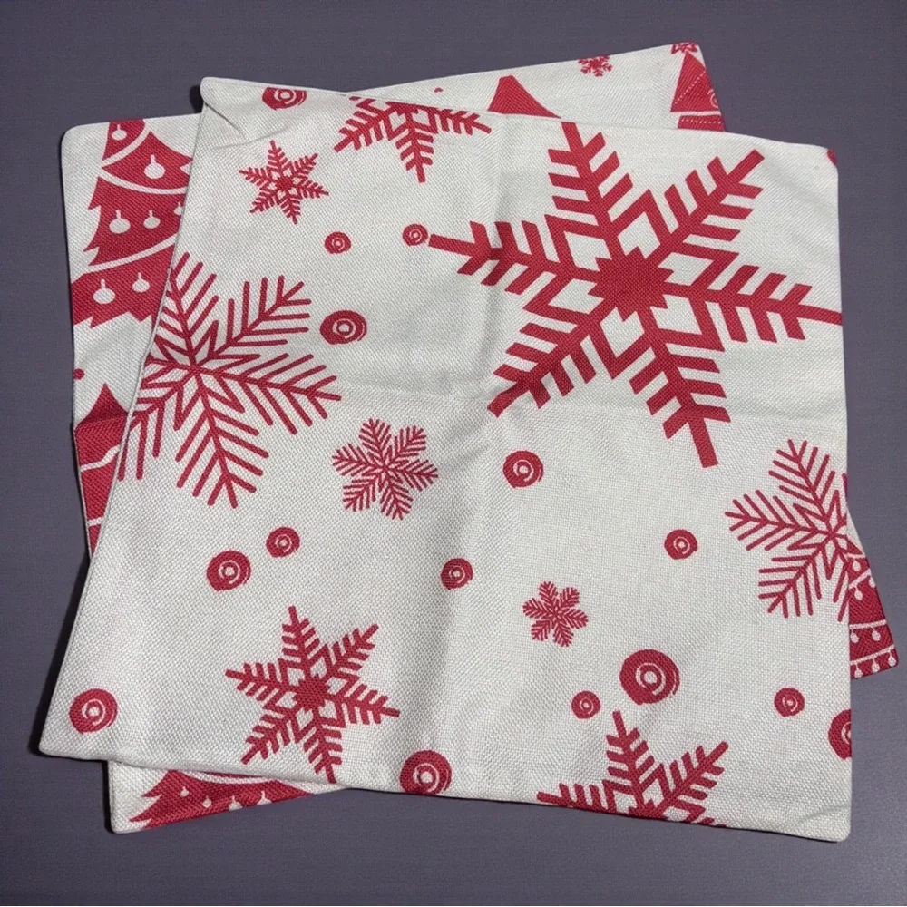 Christmas Pillow Covers 18x18 Set of 2 White Red Snowflake Tree Decor NWOT